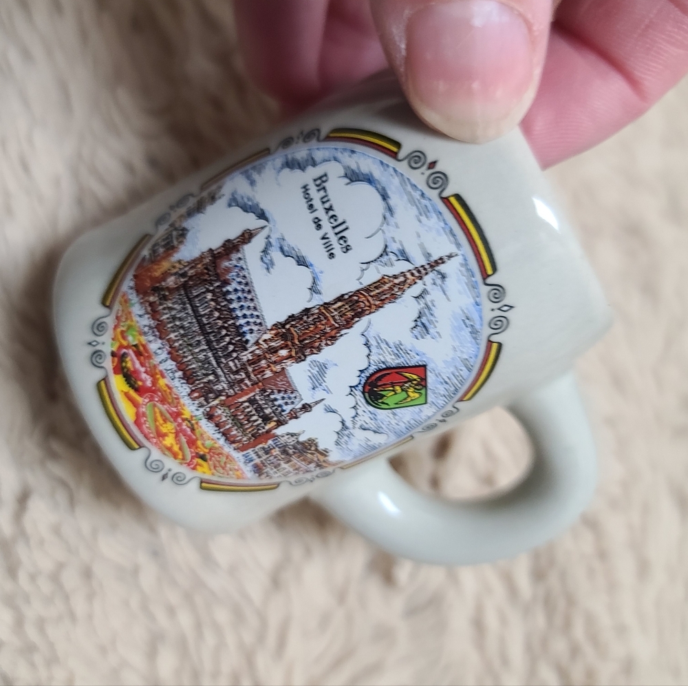 Belgium Souvenir Mug Shot Glass Set - Picture 5 of 15